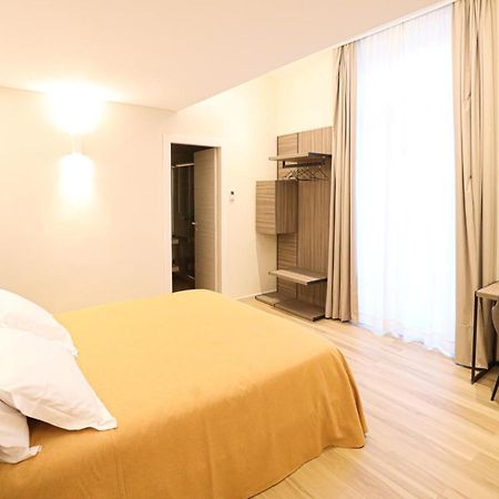 Municipio Luxury Suite Neapel Exterior foto